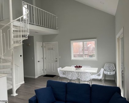 17 Stonehill Dr, Vernon Twp.