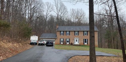 5887 Hunton Wood Dr, Warrenton