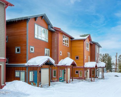 35 Jabberwocky Unit D-4, Fraser