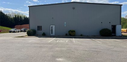 5838 Greedy  Highway, Hickory
