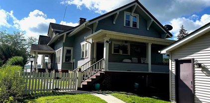 321 Edgewater Dr, Algonac