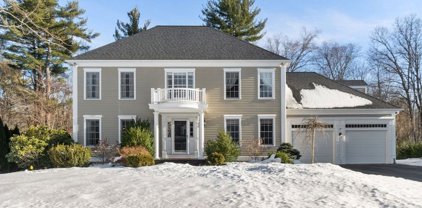 16 Little Pond Road, Northborough