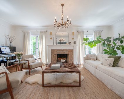 823 S Longwood Ave, Los Angeles