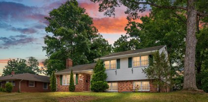 14711 Carlbern Dr, Centreville
