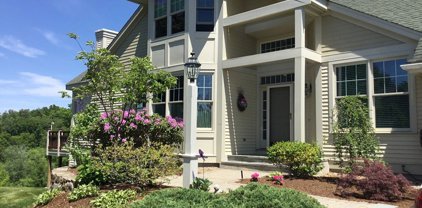 19 Carriage Hill Circle Unit 19, Southborough