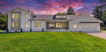 5625 Bradley Blvd, Alexandria