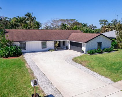 435 Old Country Road S, Wellington