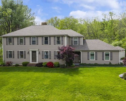 9 Leland Rd, Westford