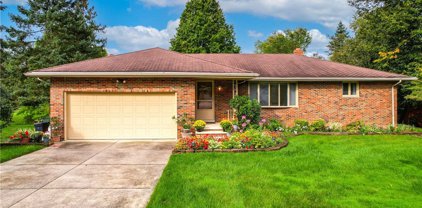 10964 Shaker Drive, North Royalton