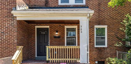733 Mount Holly St, Baltimore