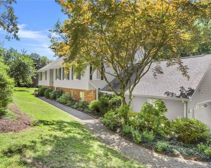 15 Oakview Road, Newtown
