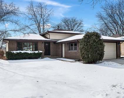 1857 W Spring Ridge Drive, Arlington Heights