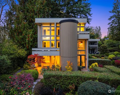 165 Lovell Avenue SW, Bainbridge Island