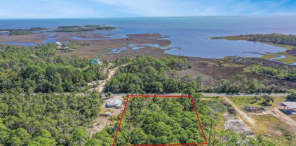 1663 Hwy 98 W, Carrabelle