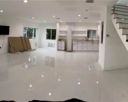 1453 Nw 70th St, Miami