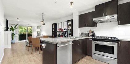3050 Dayanee Springs Boulevard Unit 207, Coquitlam