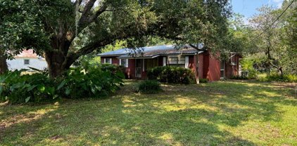 755 S Main Street, Williston