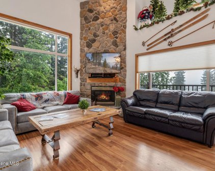 227 Crystal Springs 4 Unit 4, Sandpoint