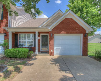 2002 Caladonia Way, Smyrna