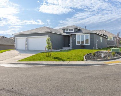3461 S Young Street, Kennewick