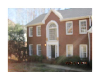 535 Huntwick Place, Roswell