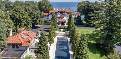 445 Sheridan Road, Winnetka