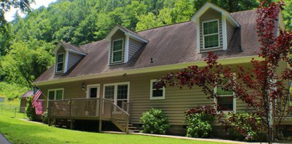 124  Johnson Hollow Road, Pikeville