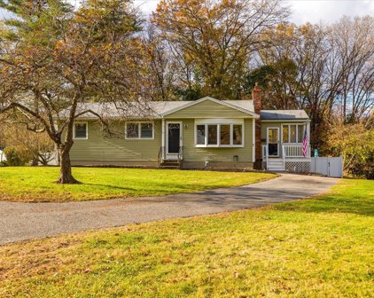 7 Dover Cir, Hudson