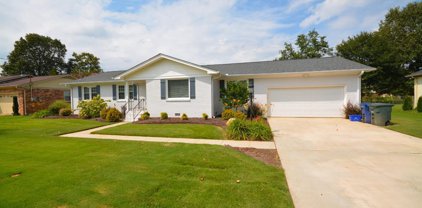 907 Riviera Avenue, Huntsville