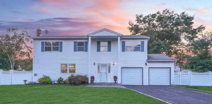 4 Charles Court, Port Jefferson Station