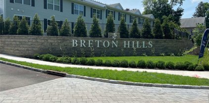 103 Breton Way Unit #103, Glen Cove