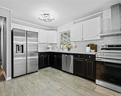 2709 Daphne Lane, Powhatan