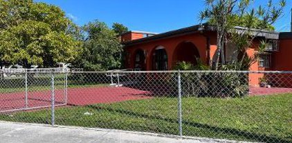 1241 E 6th Ave, Hialeah