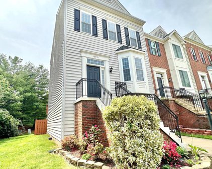 43991 Kings Arms Sq, Ashburn