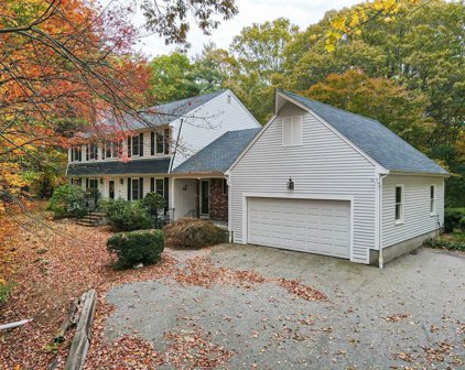 9 Juniper Ln, Framingham
