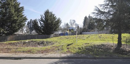 3240 Cooke St, Salem