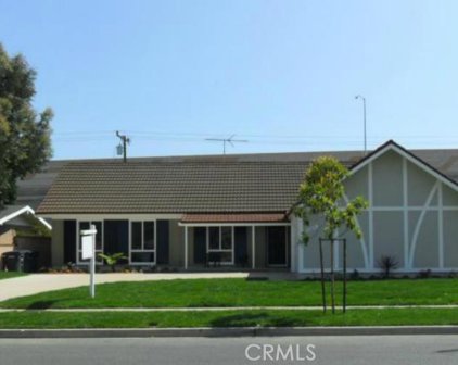 12871 Martha Ann Drive, Los Alamitos