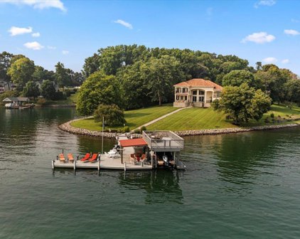 140 Gross Point Drive, Huddleston