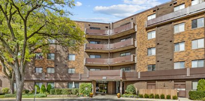 850 Wellington Avenue Unit #301, Elk Grove Village