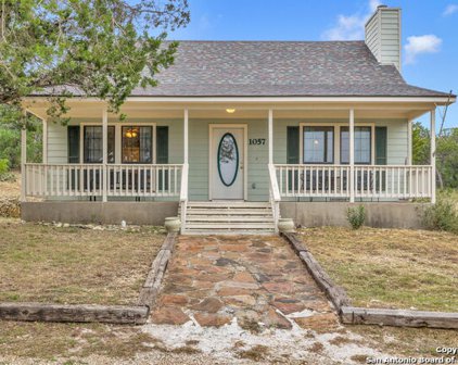 1057 Blue Bill Cove Dr, Lakehills