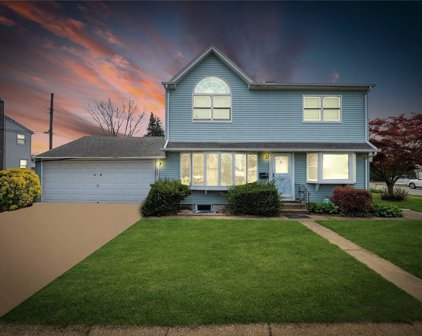 42 Liszt Street, Hicksville