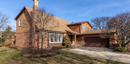 910 E Appletree Lane, Arlington Heights