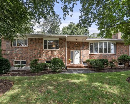 663 Beaver, Waltham