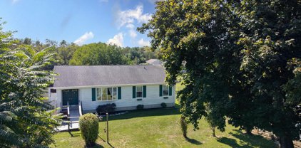 574 Railroad Dr, Martinsburg