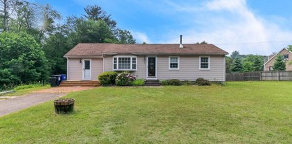 22 Clearbrook Dr, Belchertown