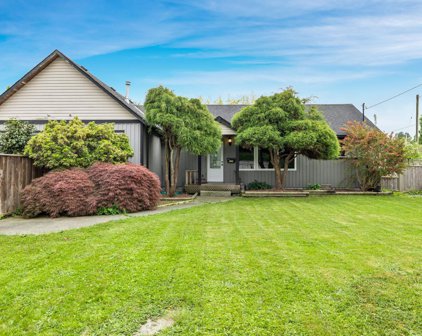 23438 Dewdney Trunk Road, Maple Ridge
