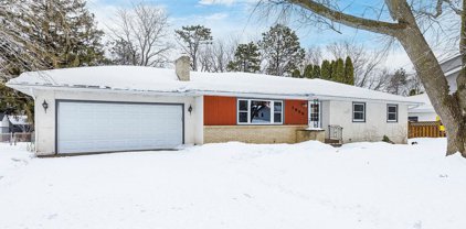 1958 Prior Avenue N, Roseville