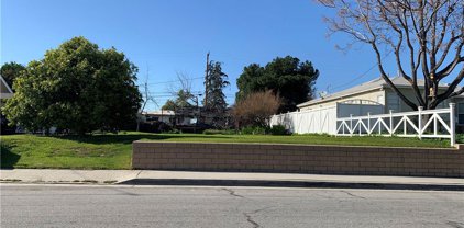 327 Laurel Avenue, Brea