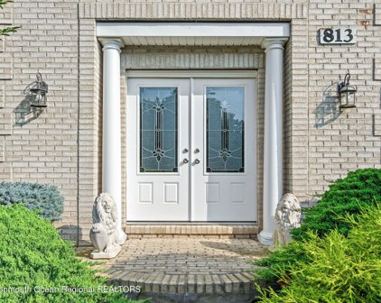 813 Dancer Lane, Manalapan