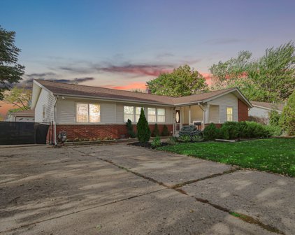 672 Grosvener Lane, Elk Grove Village